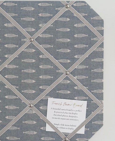 French Memo Board ~ Pez (Little Fish)