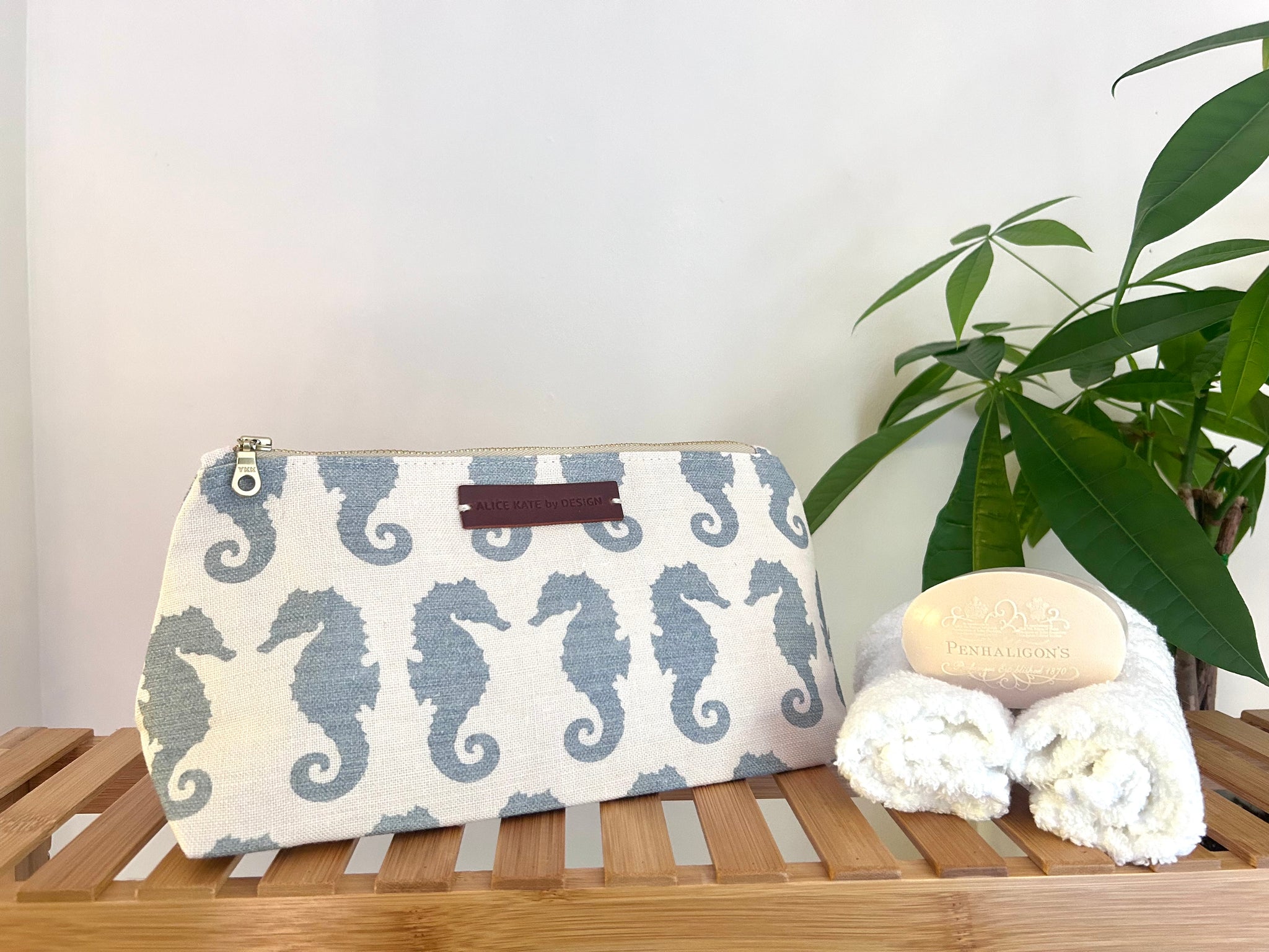 Washbag - Seahorse Almalfi Blue on Cream