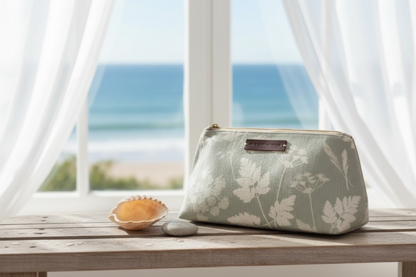 Washbag - Cowparsley Cream on Aqua