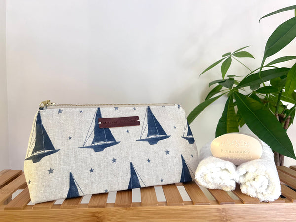 Washbag - Seagulls Old Blue on Stone
