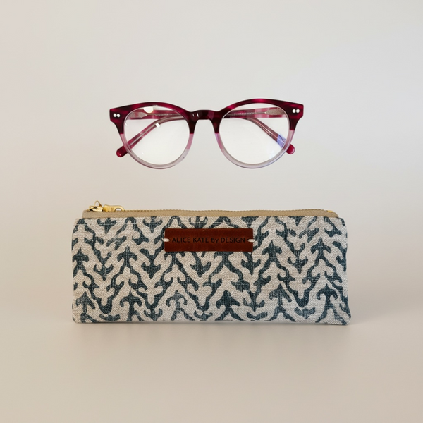 Veja, Mussel Blotch on Natural Mini Pouch