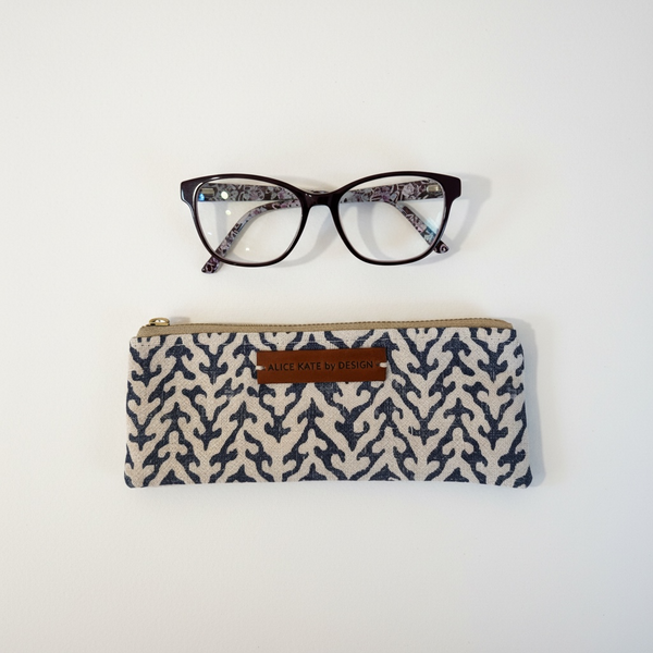 Veja, Mussel Blotch on Natural Mini Pouch