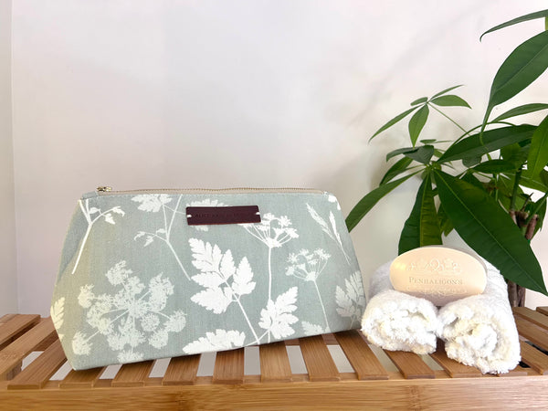 Washbag - Seagulls Old Blue on Stone