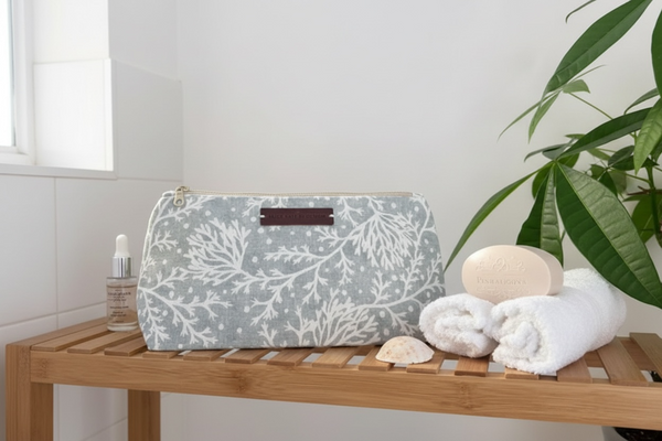 Washbag - Fidra Rain Blotch on Ivory