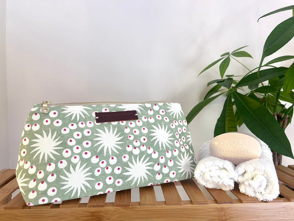 Washbag - Seagulls Old Blue on Stone