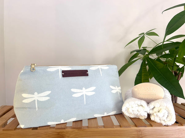 Washbag - Seagulls Old Blue on Stone